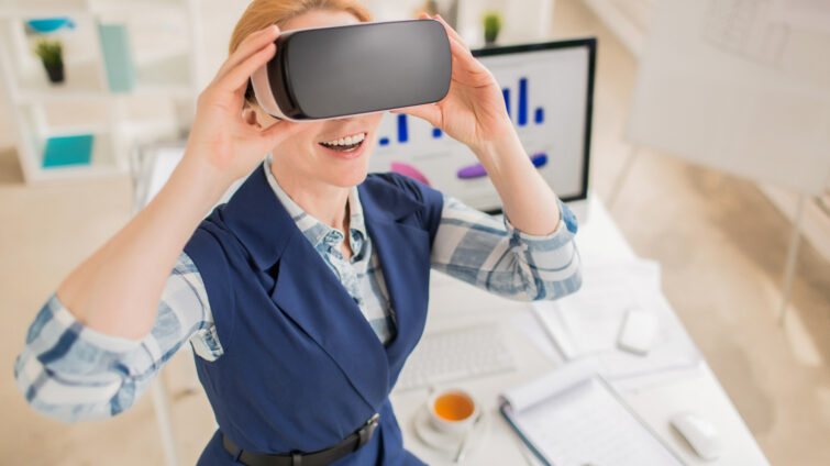 Virtual Reality Applications: Immersive Experiences